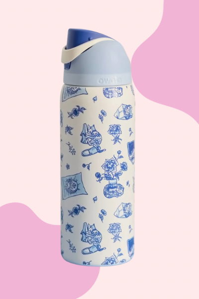 Owala UO Exclusive Delft Cat Print FreeSip 32 oz Water Bottle